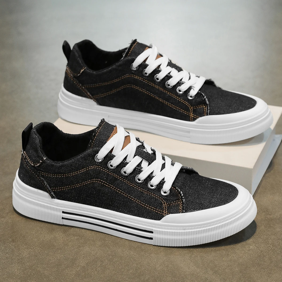 2025 New Trendy Men's Casual Sports Shoes Korean Edition Fashion Board Shoes Canvas Shoes Commuter Shoes Denim - Image 3